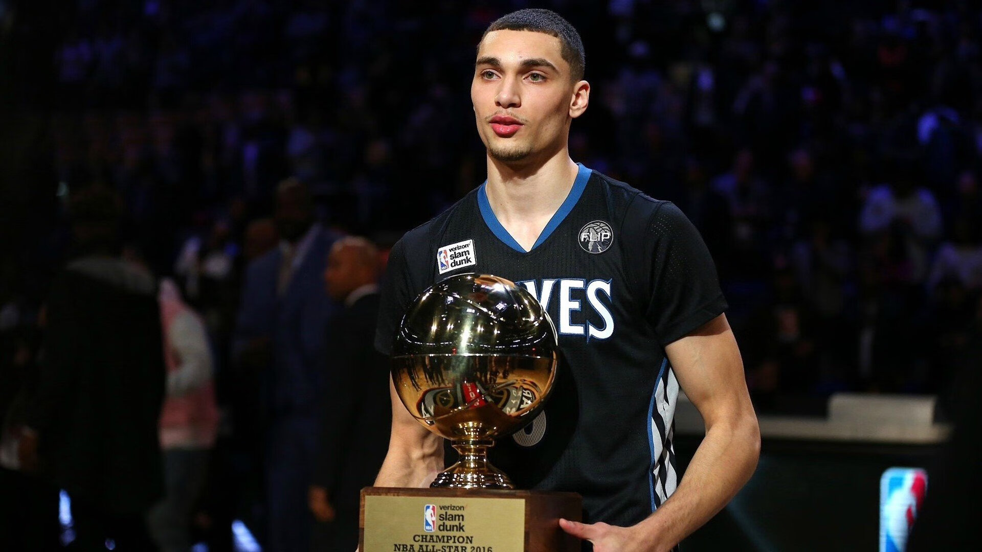 北欧寒夜奇迹,迪马利亚终场绝杀,曼城险胜芬兰续写欧冠传奇