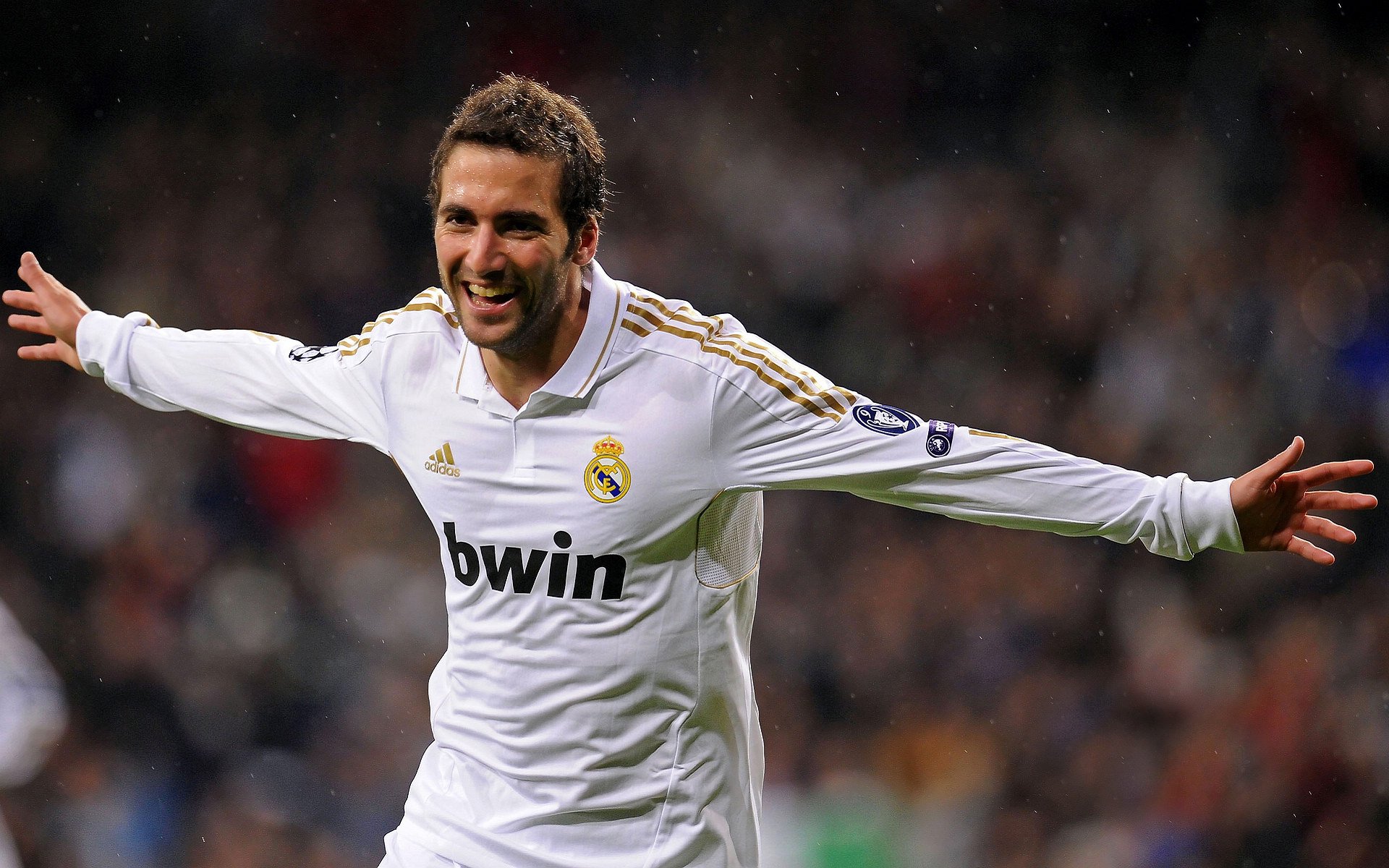 赖斯执掌中场乾坤，勒沃库森全面碾压多特蒙德